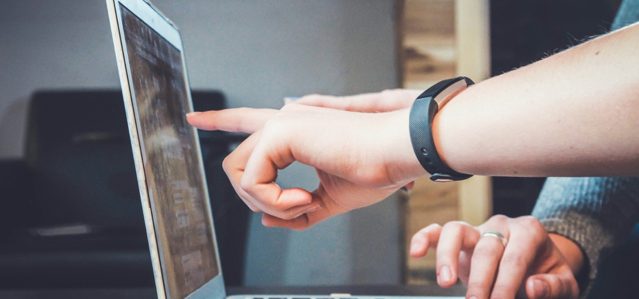 Balancing Automation and Human Expertise in Customer Service 