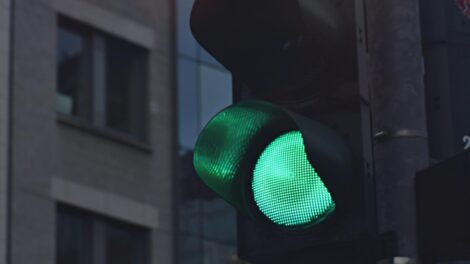 How Google's Green Light Uses AI to Improve Traffic and Lower Emissions