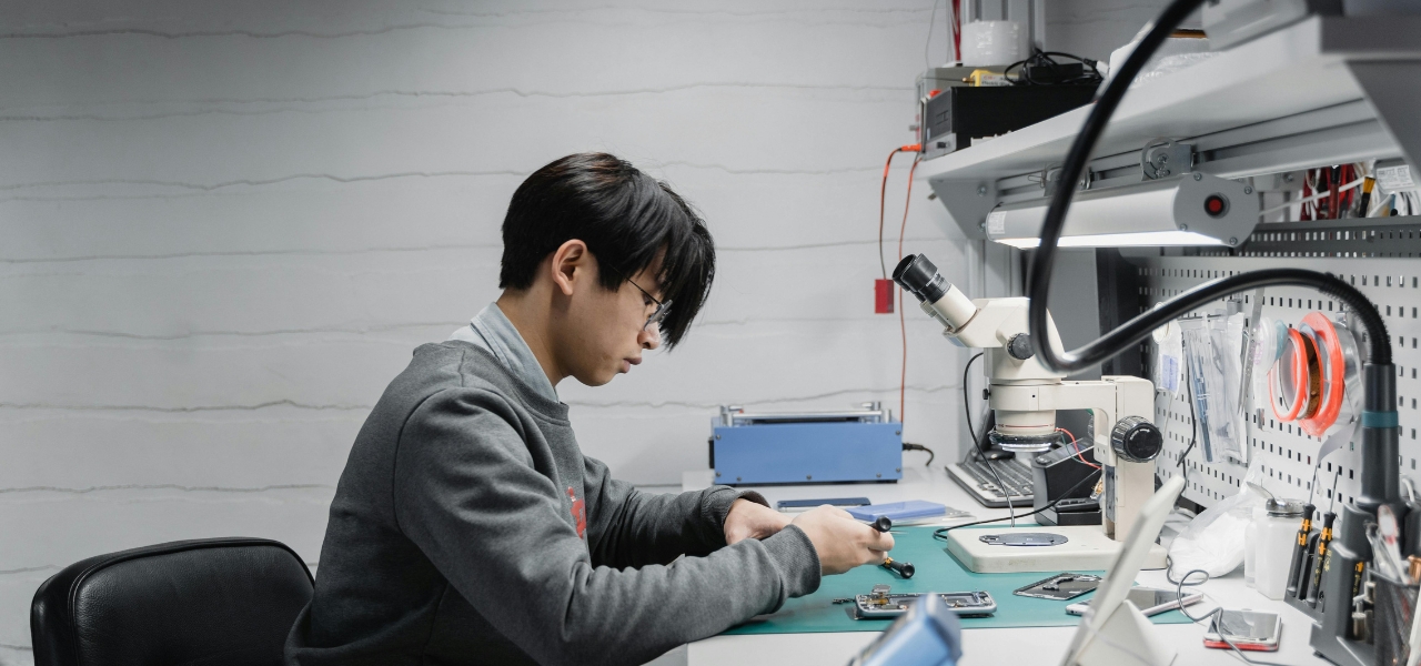 Gadgets That Can Smell: How Chemical Sensors Are Expanding Human Senses