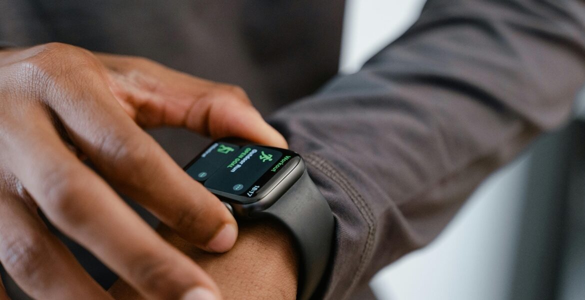 Innovative Tech Gadgets Redefining Home Health Monitoring