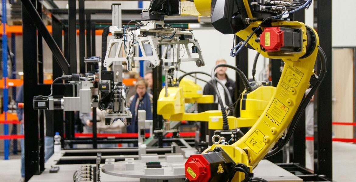 Future Technology Trends Driving Smart Manufacturing and Autonomous Supply Chains